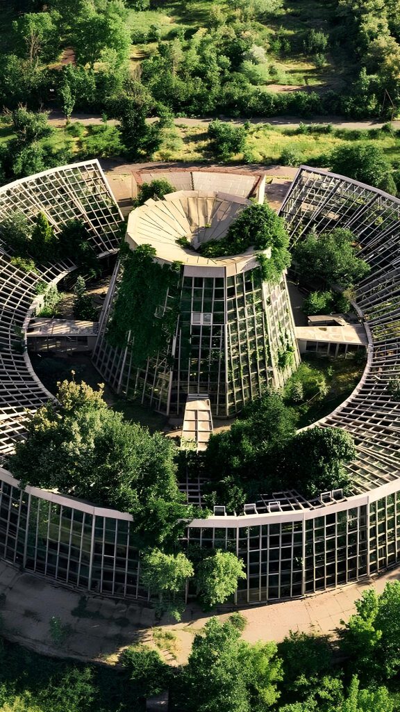 Where is the Most Money Made in Construction Sector? 7 abandoned greenhouse armenia 181624 24608 1